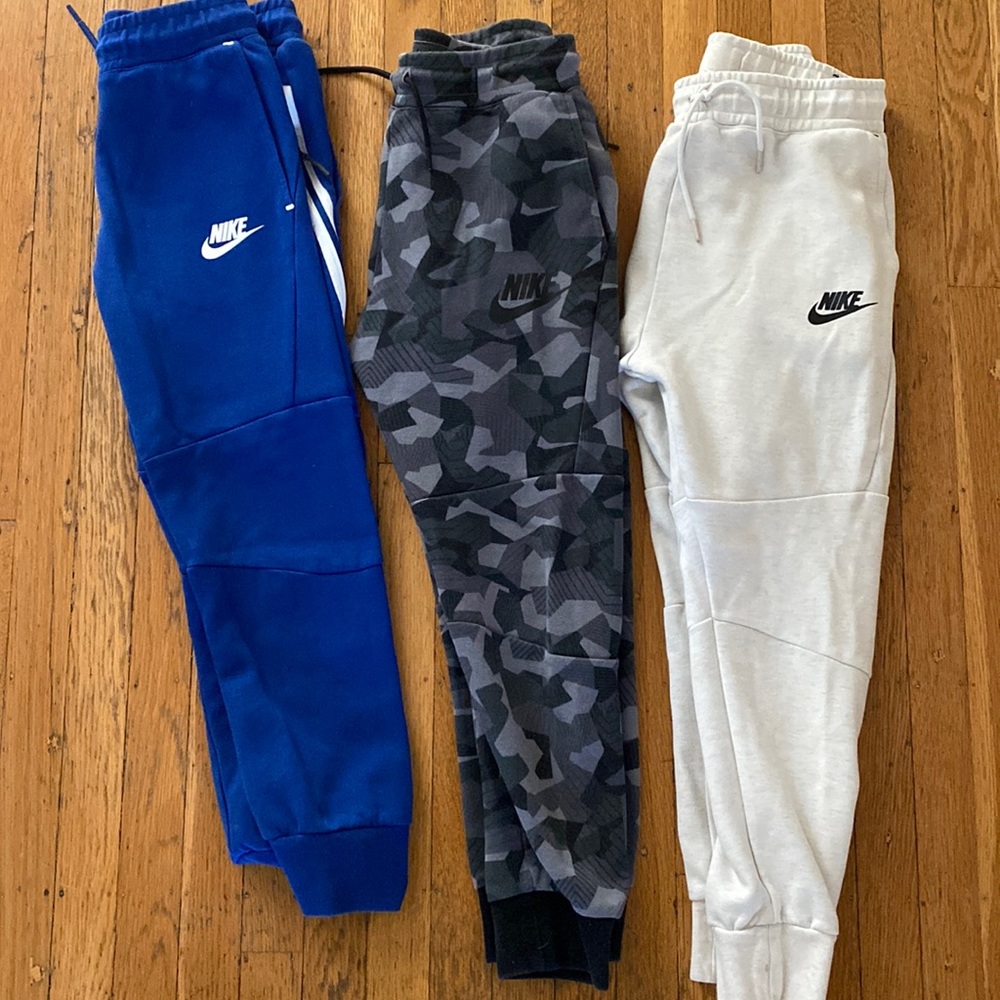 Nike boys Sportswear tech joggers size large 3 pairs